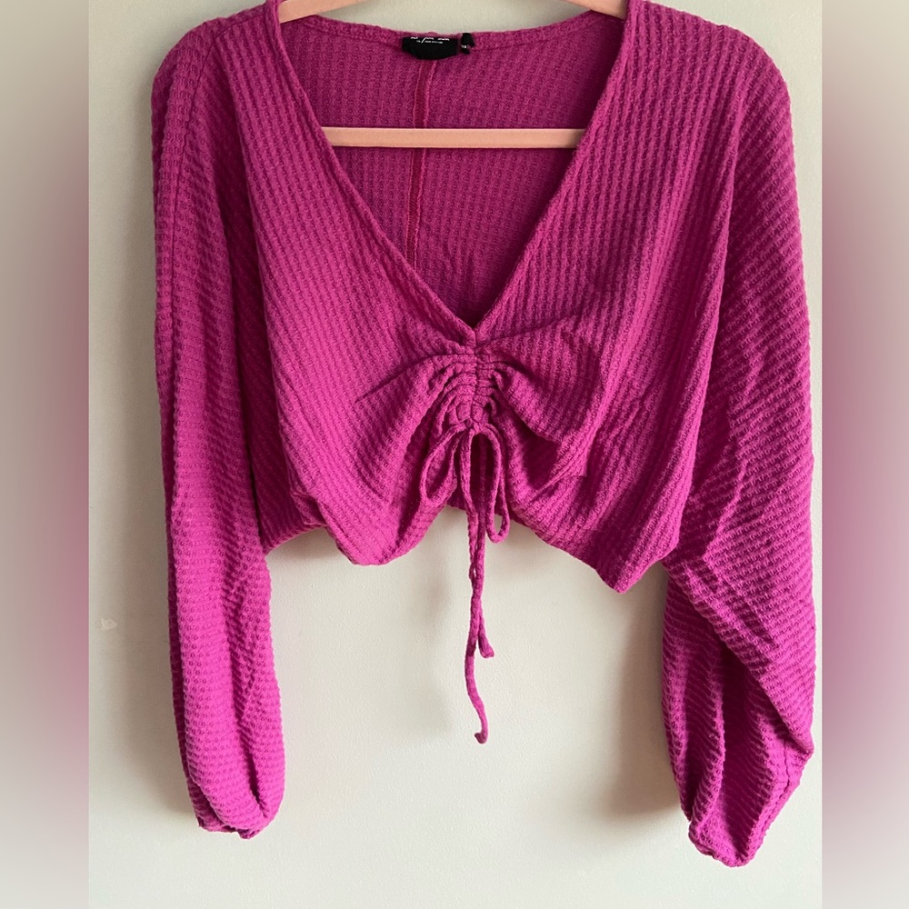 Cute casual cropped top plunge neckline